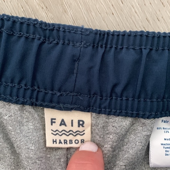 FAIR HARBOR Men's Blue Retro Stripe Lined 8" Swim Shorts Size Large - Picture 7 of 10